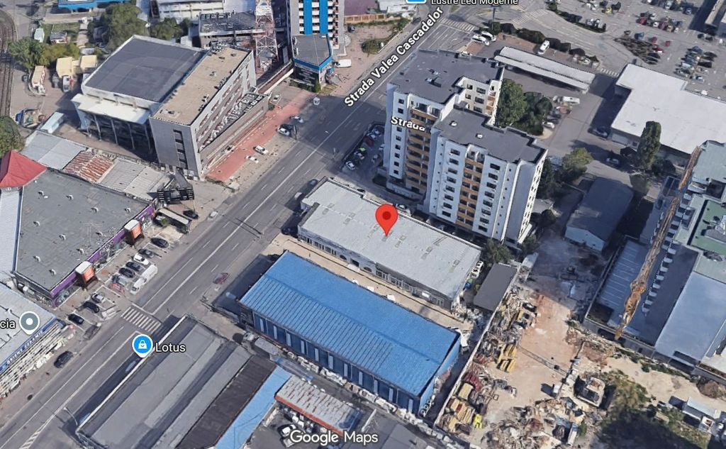 INVESTITIE. Teren cu cladire tip hala/spatiu comercial 97...