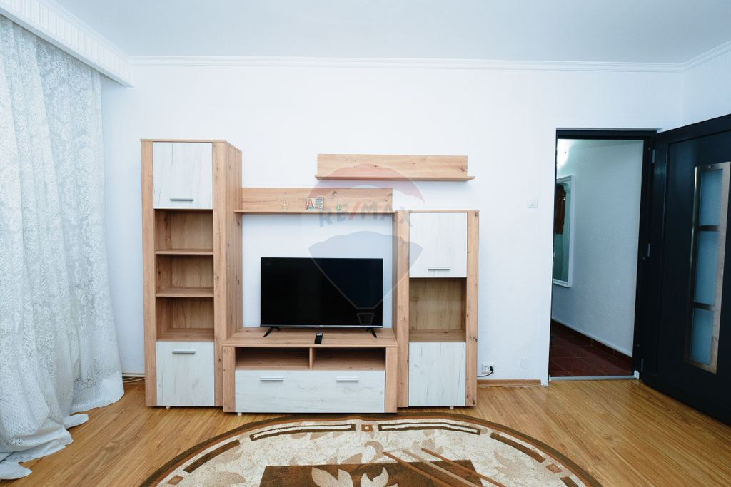 Apartament de închiriat, 2 camere- Zona Craiovei, Pitești
