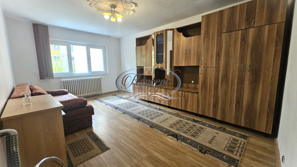 Apartament decomandat, la etajul 1