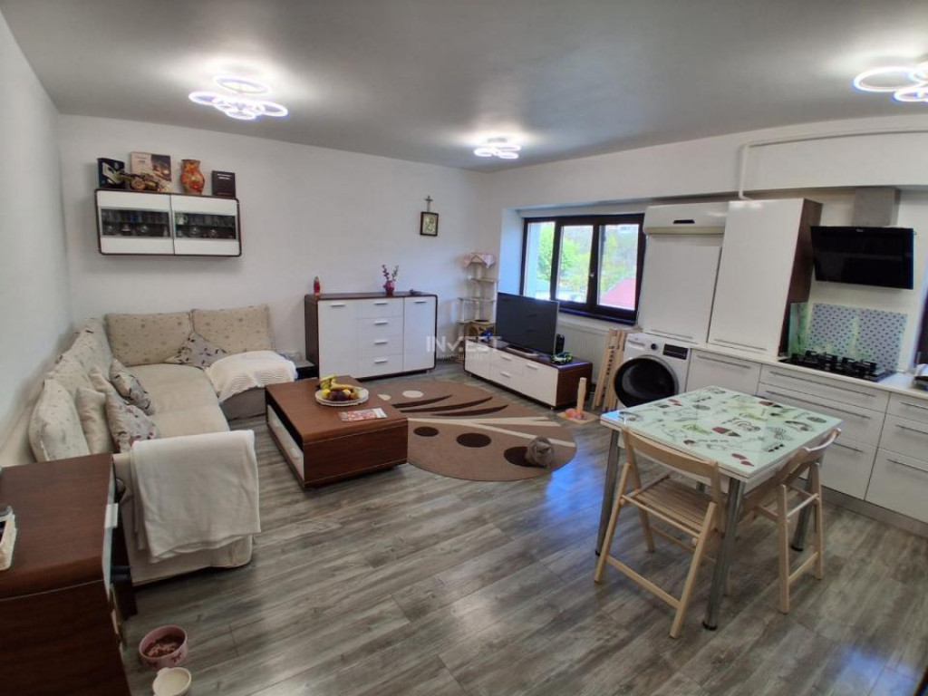 Apartament 3 camere, decomandat, zona Pacurari, Iasi