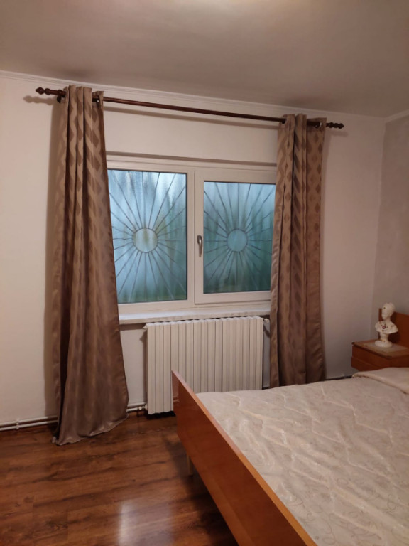 Apartament cu 4 camere foarte comod si spatios!