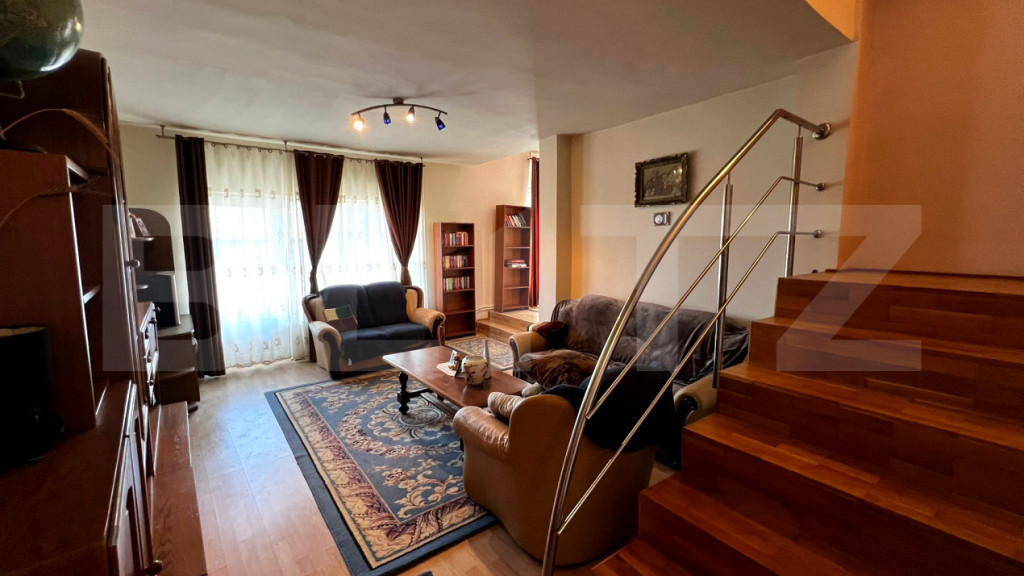Casă de vânzare 7 camere, 300 mp utili, teren 839 mp, zon?