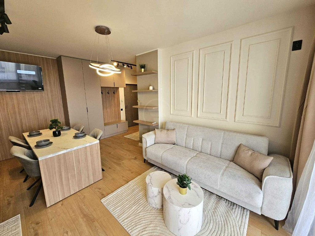 Apartament 2 camere semidecomandat zona Eroilor