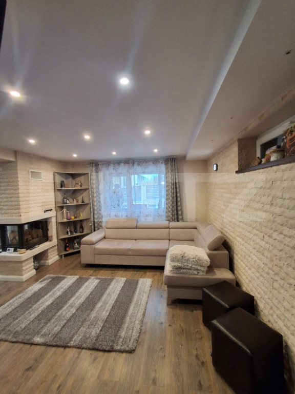 Casă tip vilă P+M de vânzare, 120 mp, zona Bunloc