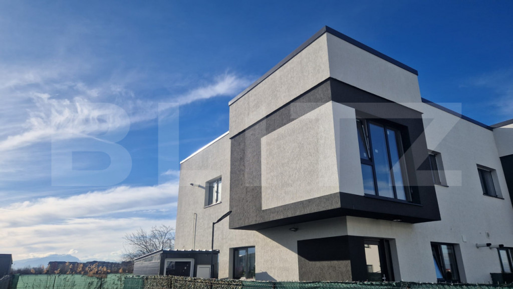 Casa Sanpetru 3 camere teren 175 mp 2 bai luminoasa intabula