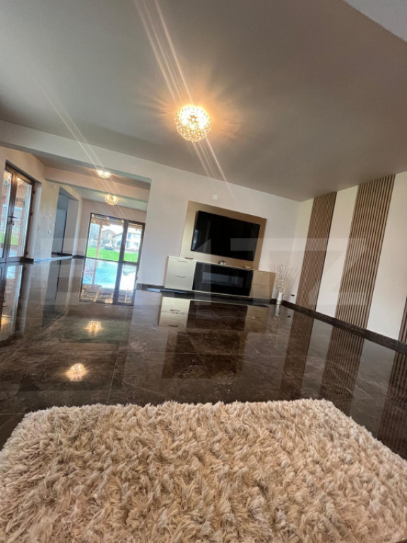 Casa de vanzare, 4 camere, 200 mp, zona centrala - Primaveri