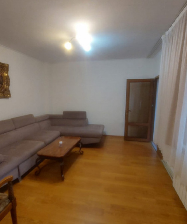 Casa de vanzare in zona Dacia