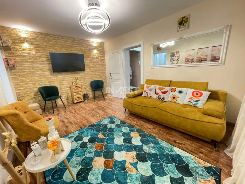 Apartament 3 camere-Podu Ros-70 mp-sens giratoriu