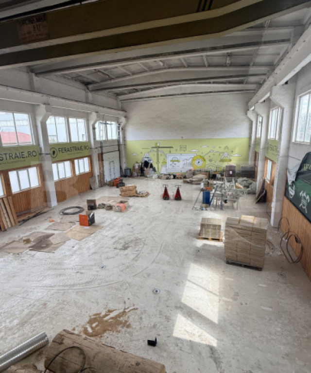 Hala cu putere instalata mare si inaltime de 8 m, acces la s