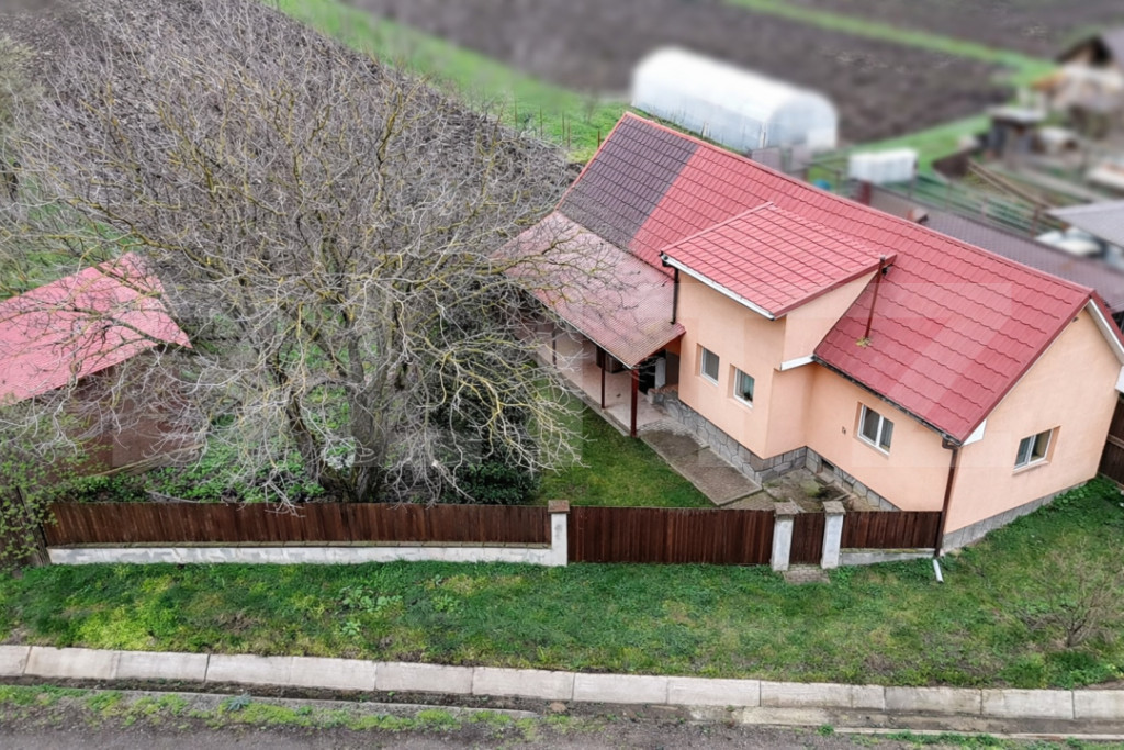 Casă + 23 ari teren în Breaza, Liniște, spațiu și confo