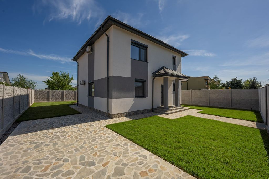 CASA TIPLA, Racordata la toate Utilitățile ! Domnești !