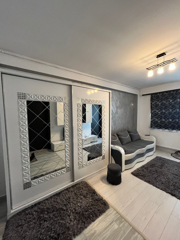 închiriere studio 2 camere +bucătărie.Utilat și mobilat modern