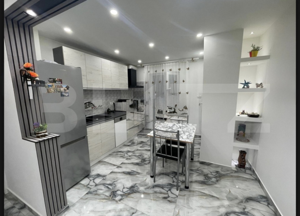Apartament 2 camere,parter,balcon,zona Mercur