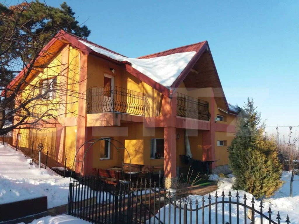 Vila 4 camere, 150 mp, zona Bucium