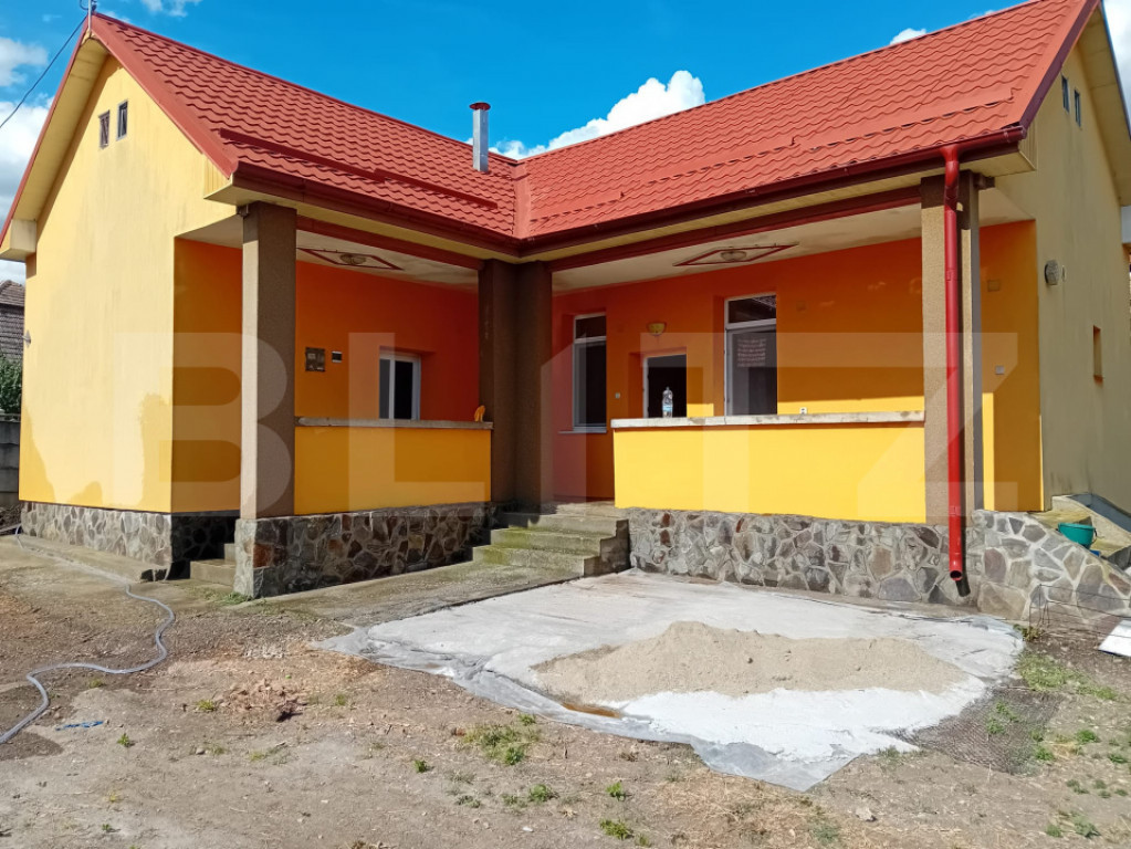 Casa 3 camere de inchiriat,teren 1325 mp,Unirea