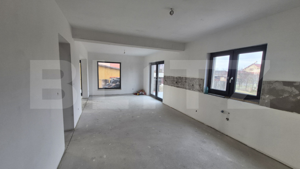 Casa de vanzare semifinisata 167MP, teren 960 mp, in Lazuri