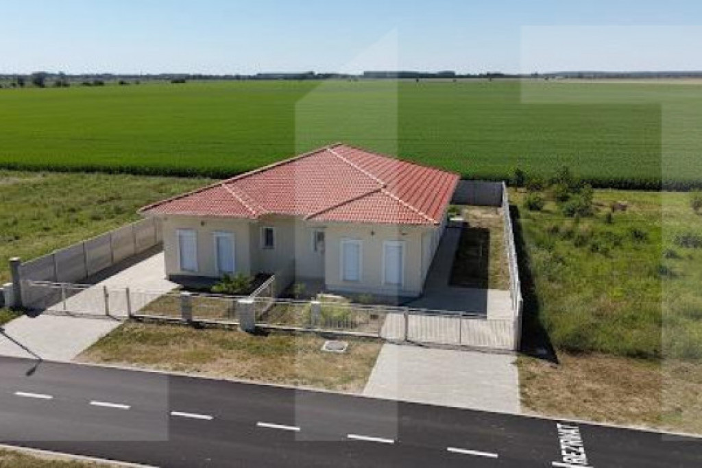 Casa individuala in GHIRODA ,vatra satului