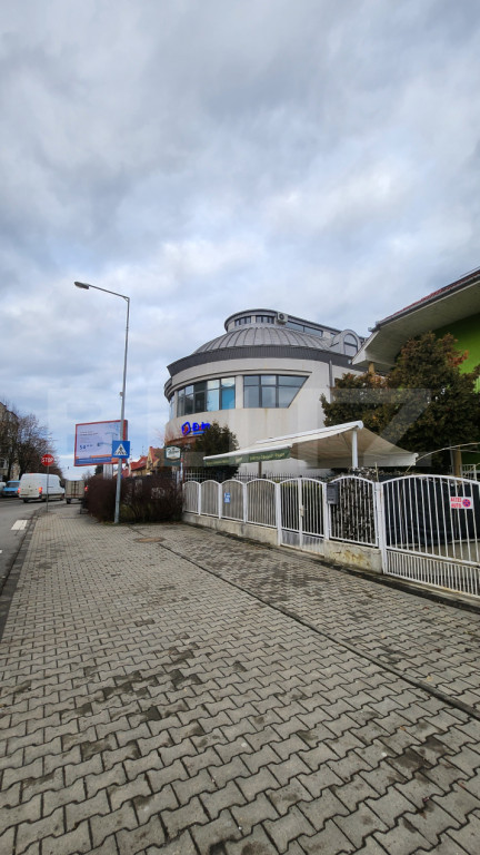 Spațiu comercial de vânzare