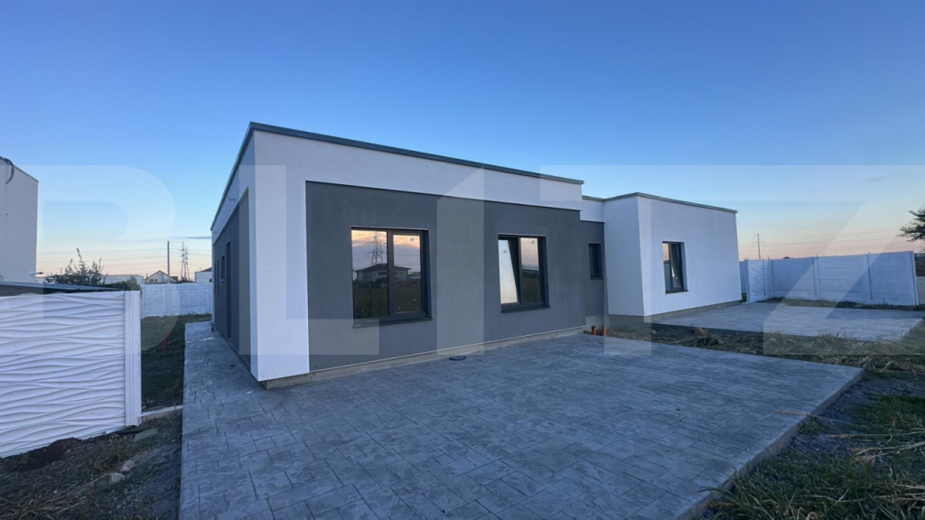Duplex 3 camere 92mp Mosnita Noua