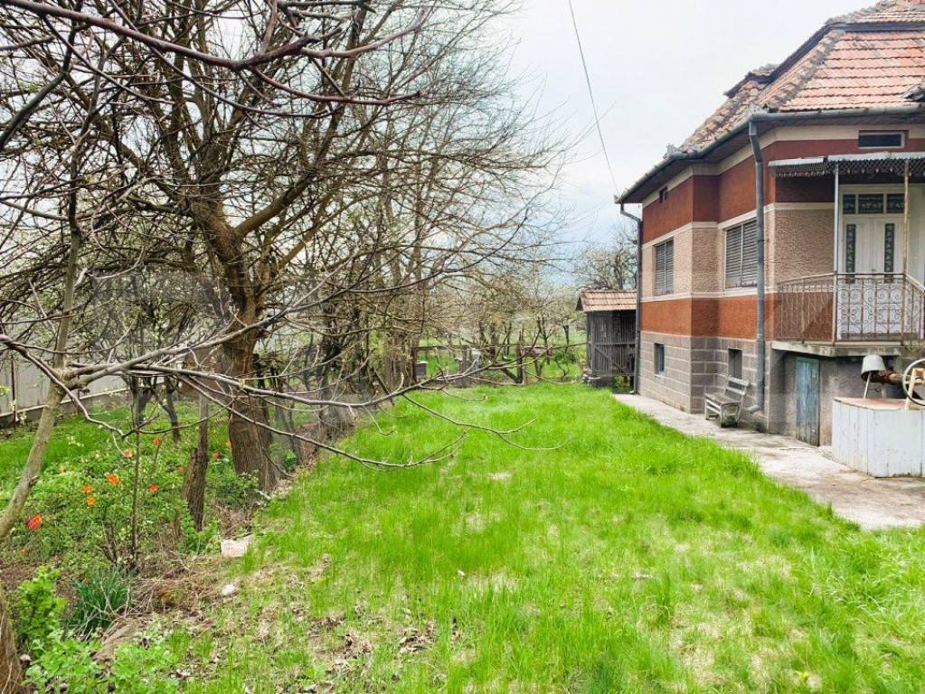 Teren 4340 mp intravilan, cu casa veche, Tureni