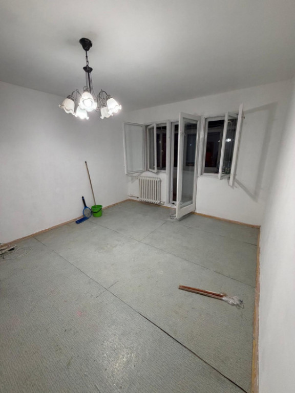 Apartament 2 camere, 43 mp , zona Craiovita Noua