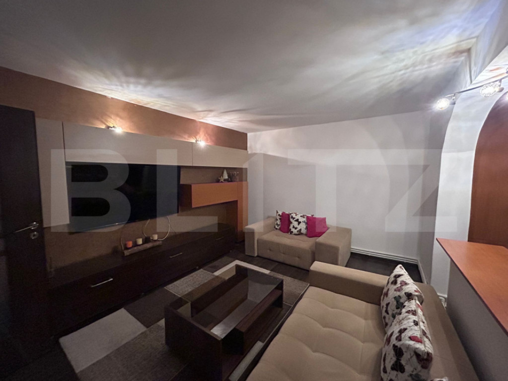 Apartament 4 camere, 95 mp utili, zona Rovine