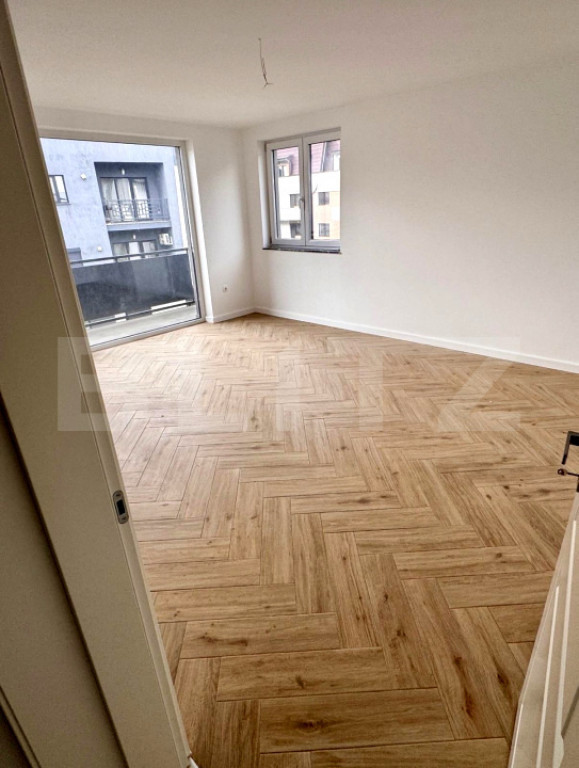 Apartament 3 camere + loc parcare de închiriat în Tractoru