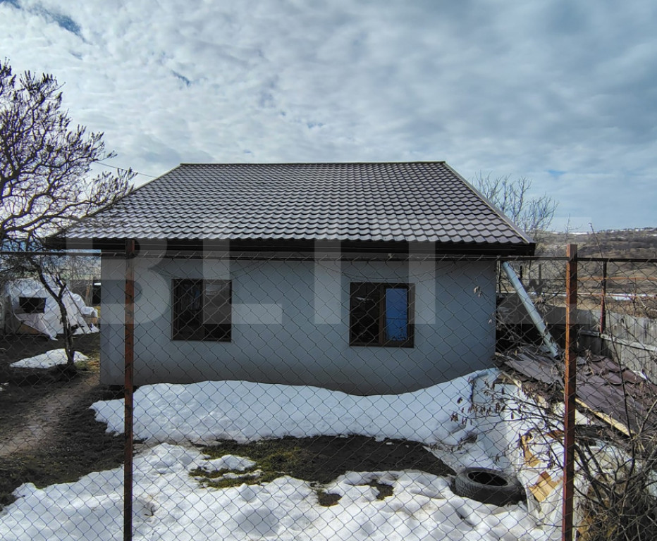 Casa individuală 100 mp utili, teren 903 mp, Mărtinești