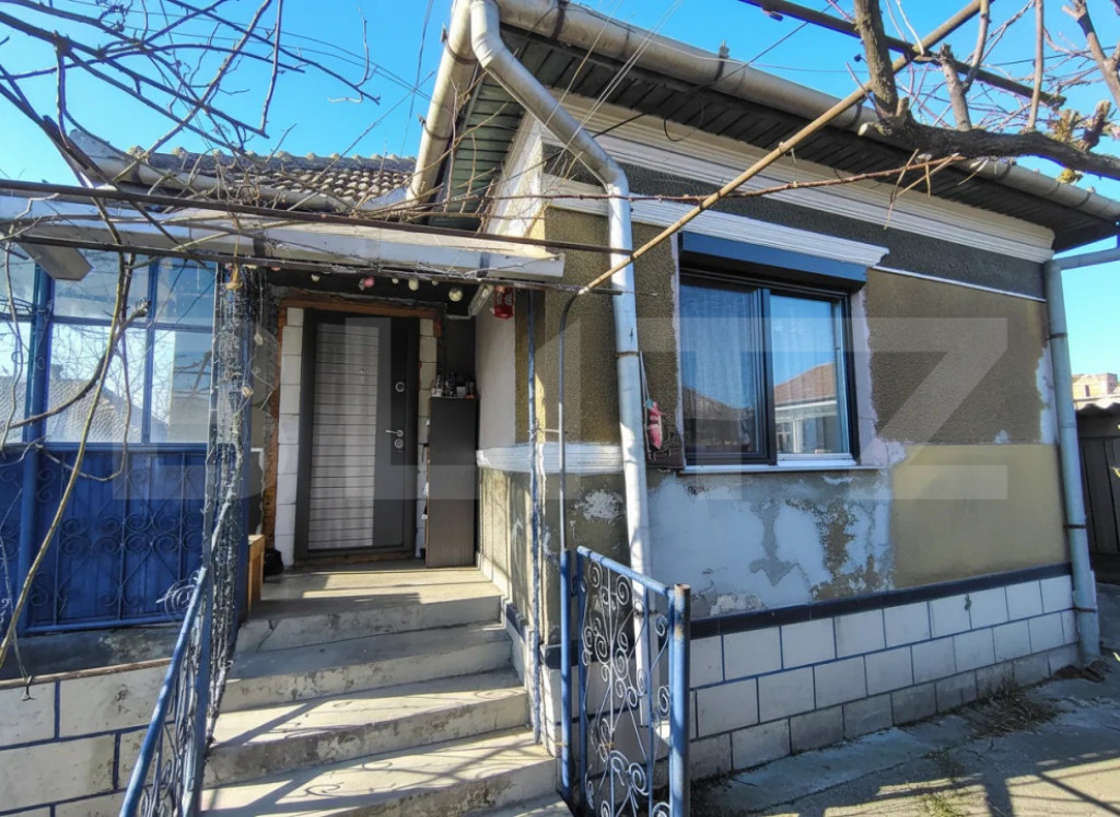 Casa individuala cu front mare la strada, 80 mp, teren 740 m