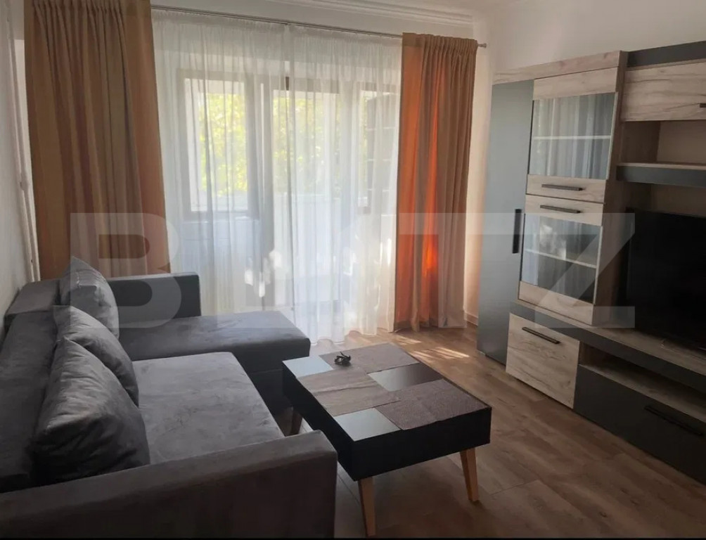 Apartament 3 camere, 70 mp, zona Pod de Fier