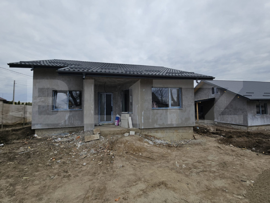 Casa frumoasa cu 3 camere in Ciurbesti