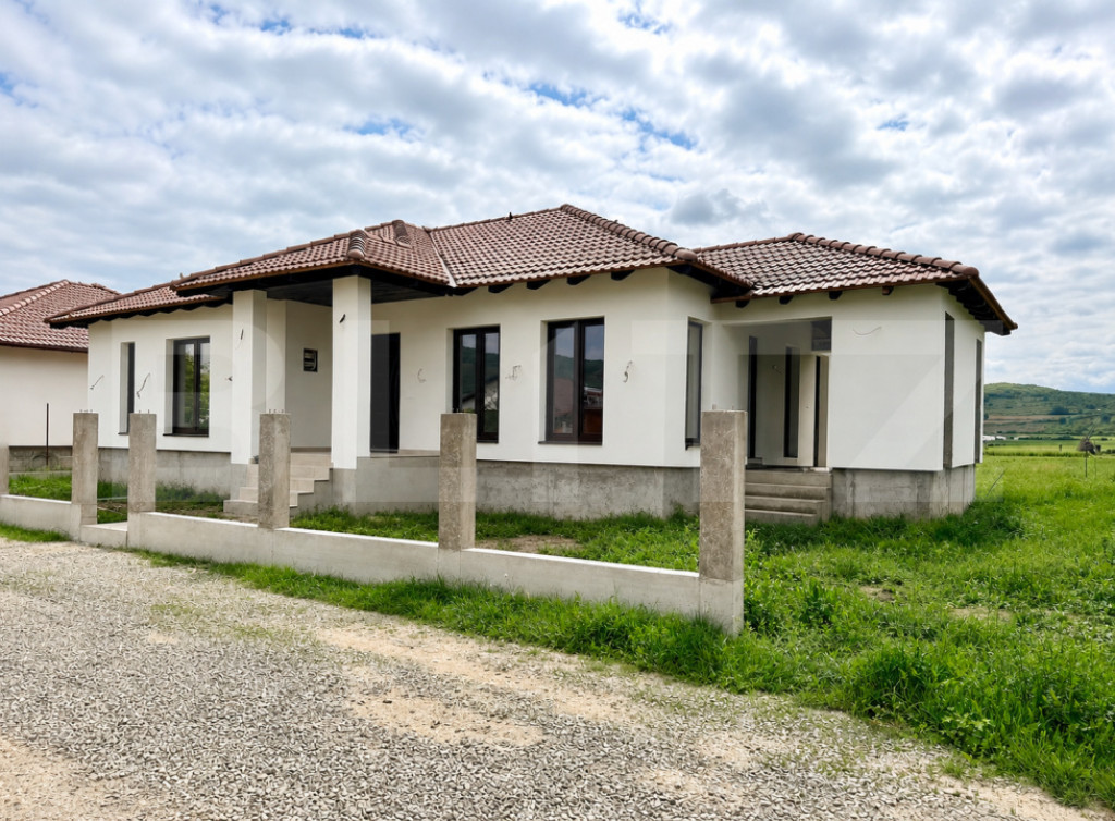 Casa individuala 4 camere, 105 mp utili, 500 mp teren,zona S