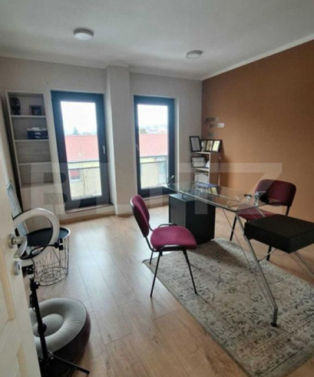 Apartament 2 camere, nemobilat, rezidențial / birou, zona D