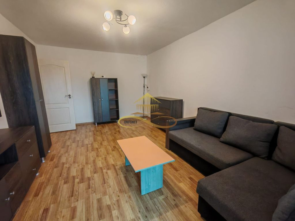 Apartament cu 3 camere de inchiriat