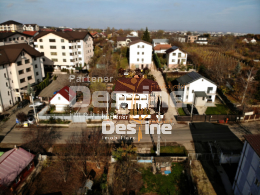 Casă individuală stil grecesc cu 5 camere S+P+1+pod, 200 m