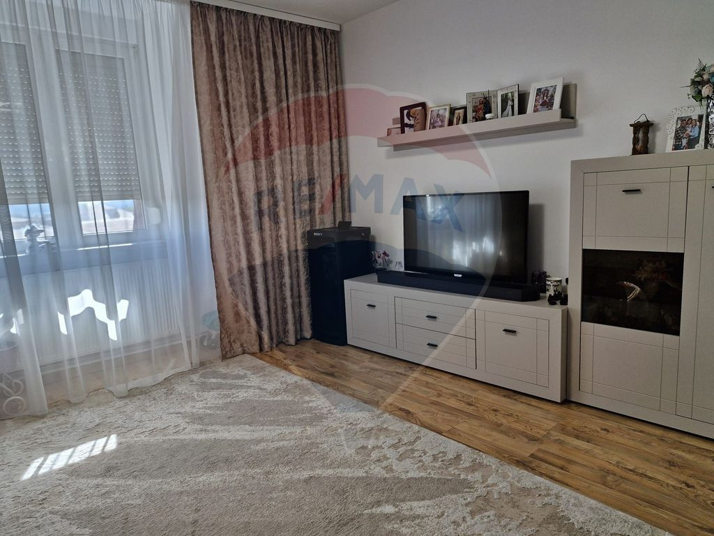 Apartament cu 2 camere de vânzare în zona George Enescu