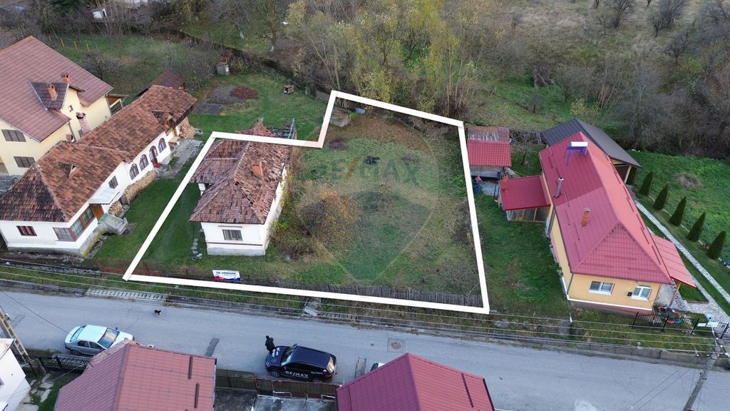Casă si teren de vânzare in Leresti la super preț