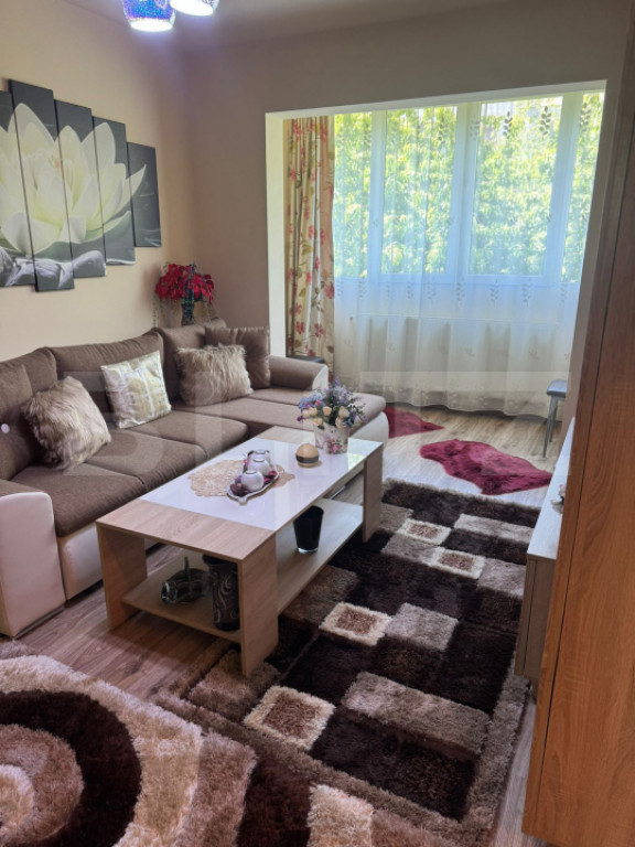 Apartament de 2 camere, etaj 1, complet mobilat și utilat