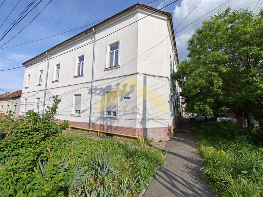 Cladire cu 14 apartamente de , Gradiste