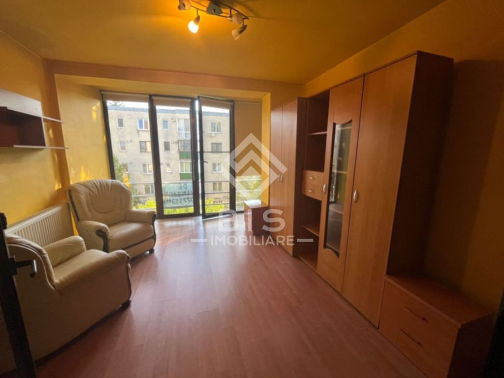 Apartament 3 camere - Aleea Plopilor
