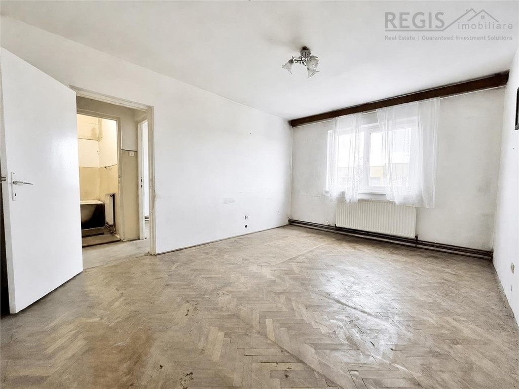 Apartament cu 2 camere in zona Florilor de renovat