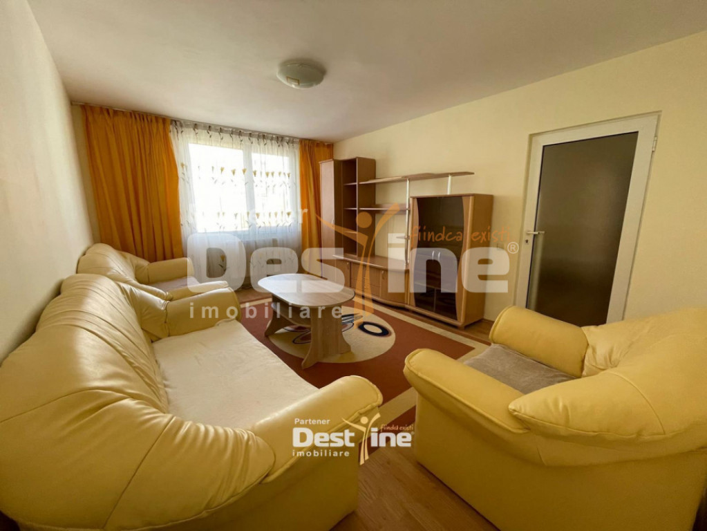 De închiriat apartament spațios – zona Precista