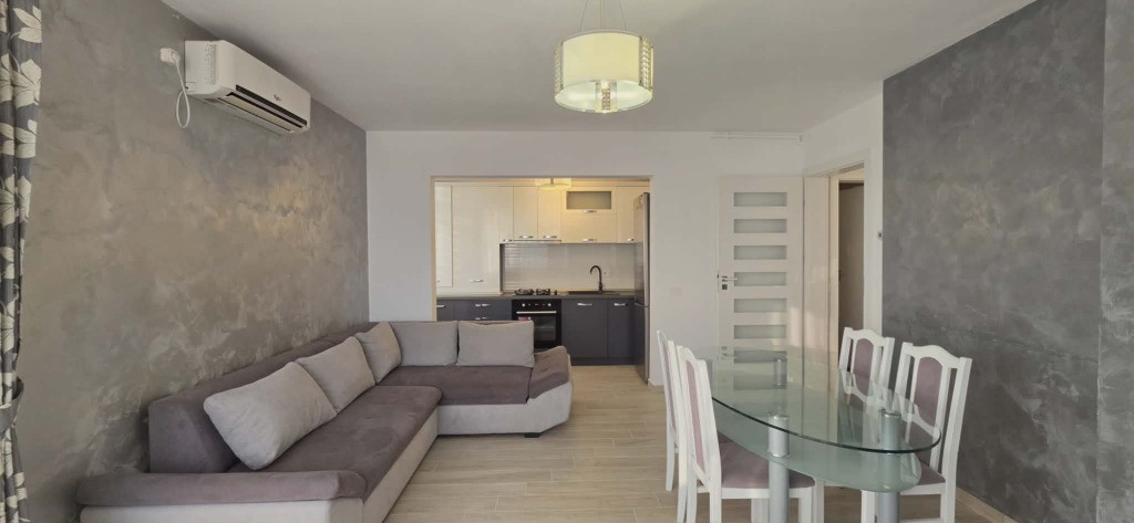 Apartament 3 camere de vânzare, cart. Prima Sova