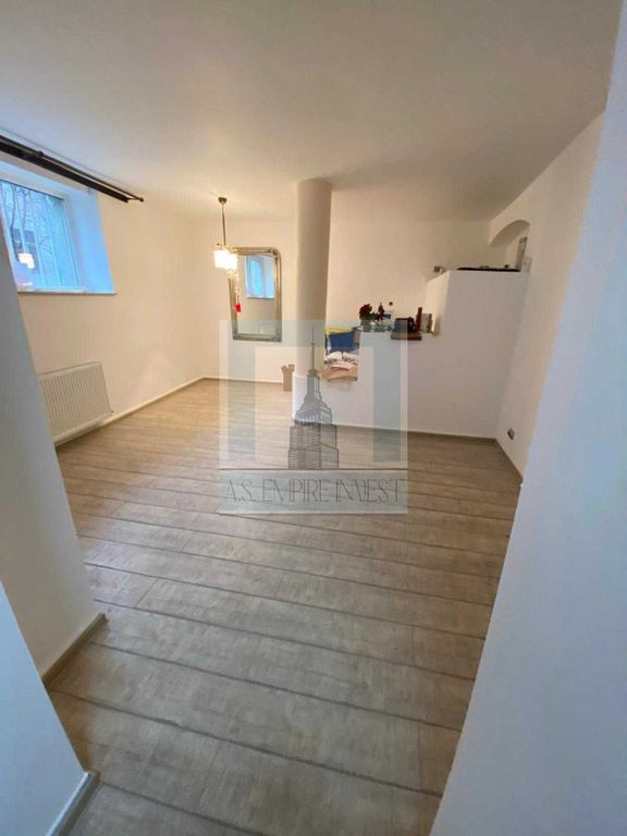 Apartament cu 2 camere, semidecomandat - zona Centru Istoric