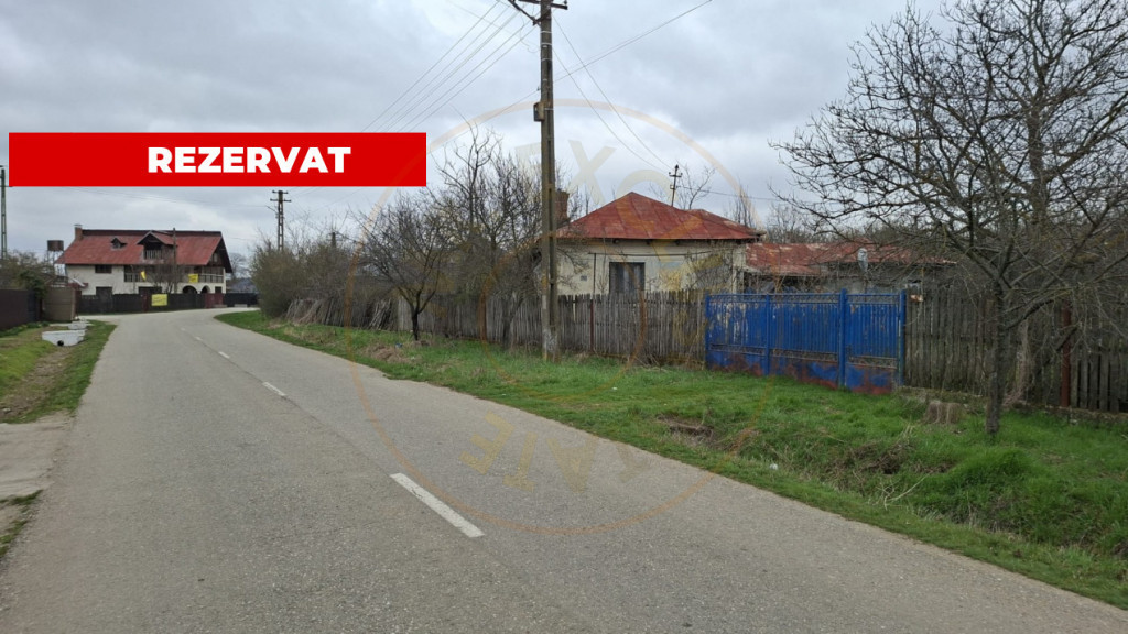 Casa de renovat cu teren 2570 mp in loc. Teiu jud. Arges