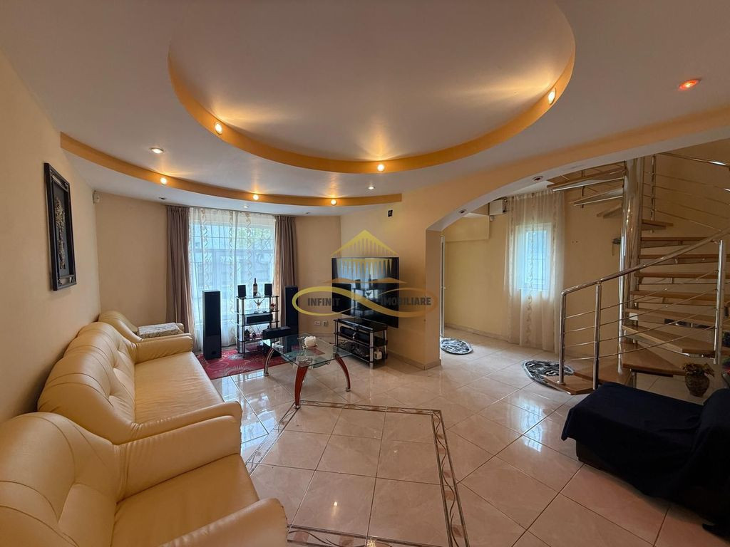 Vila de vacanta - D P M - teren 6.226mp