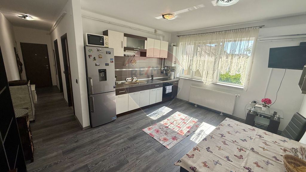 Apartament de închiriat bloc nou zona Albina