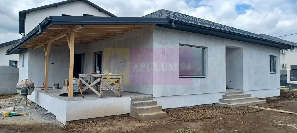 Casă 3 camere + dependințe, curte 380, Săbăreni