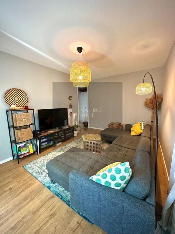 Apartament 3 camere decomandat Kristal Residence Metalurgiei