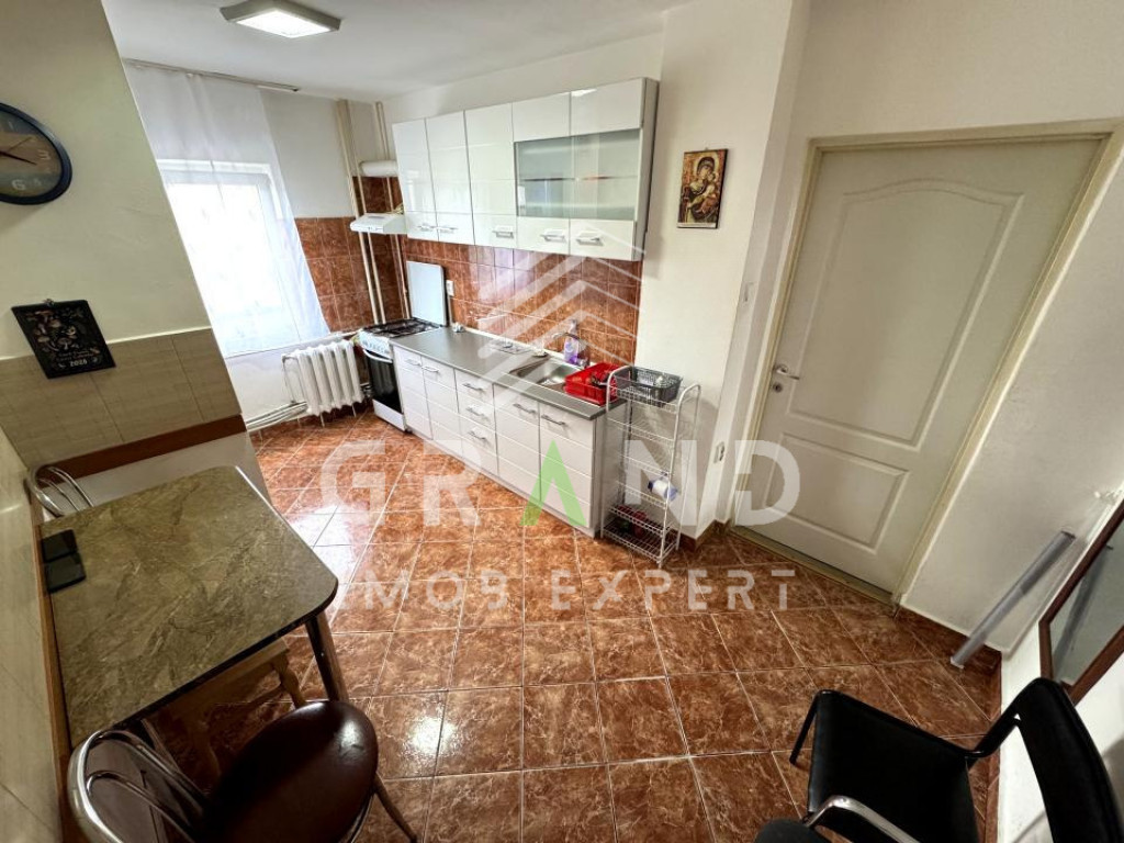 2 CAMERE DECOMANDAT | BALCON | MĂNĂȘTUR / ALEEA BRATEȘ
